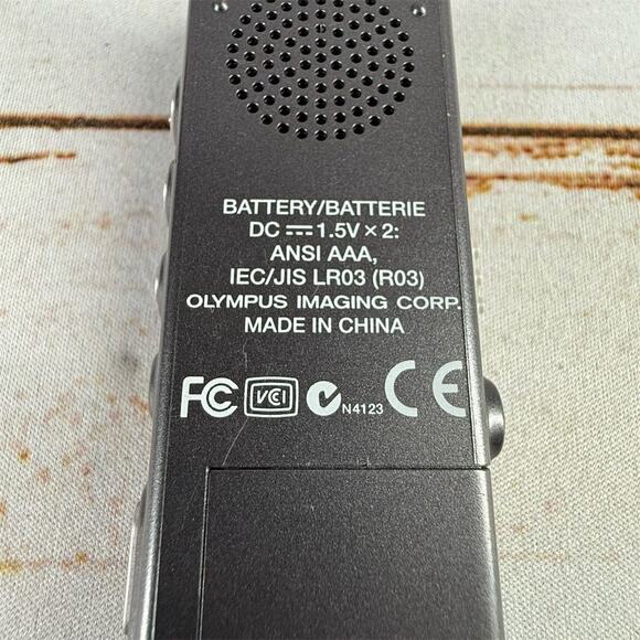 Olympus DS-2 Silver Digital Voice Recorder 64MB LCD Display 3.5mm Jack - Picture 7 of 7